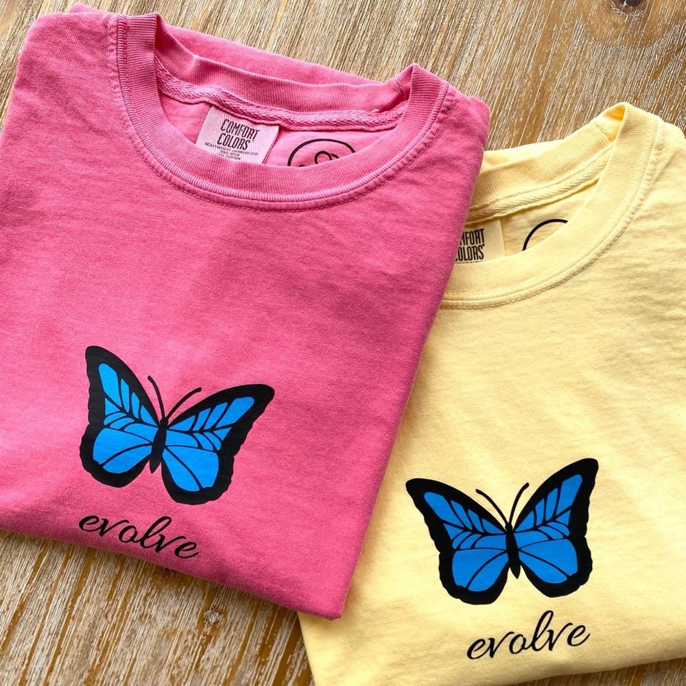 Evolve graphic tee pink and yellow